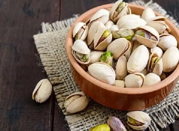 قیمت خرید پسته بادامی کرمان + تست کیفیت